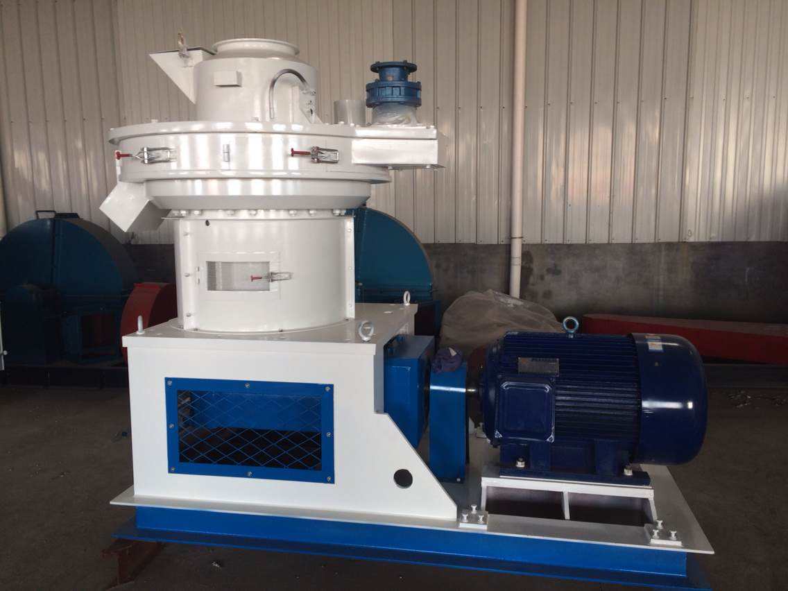 生物質秸稈顆粒機減輕環(huán)境負擔， 幫助農民致富！